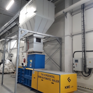 T40 Semi Auto Horizontal Baler