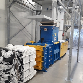 T40 Semi Auto Horizontal Baler