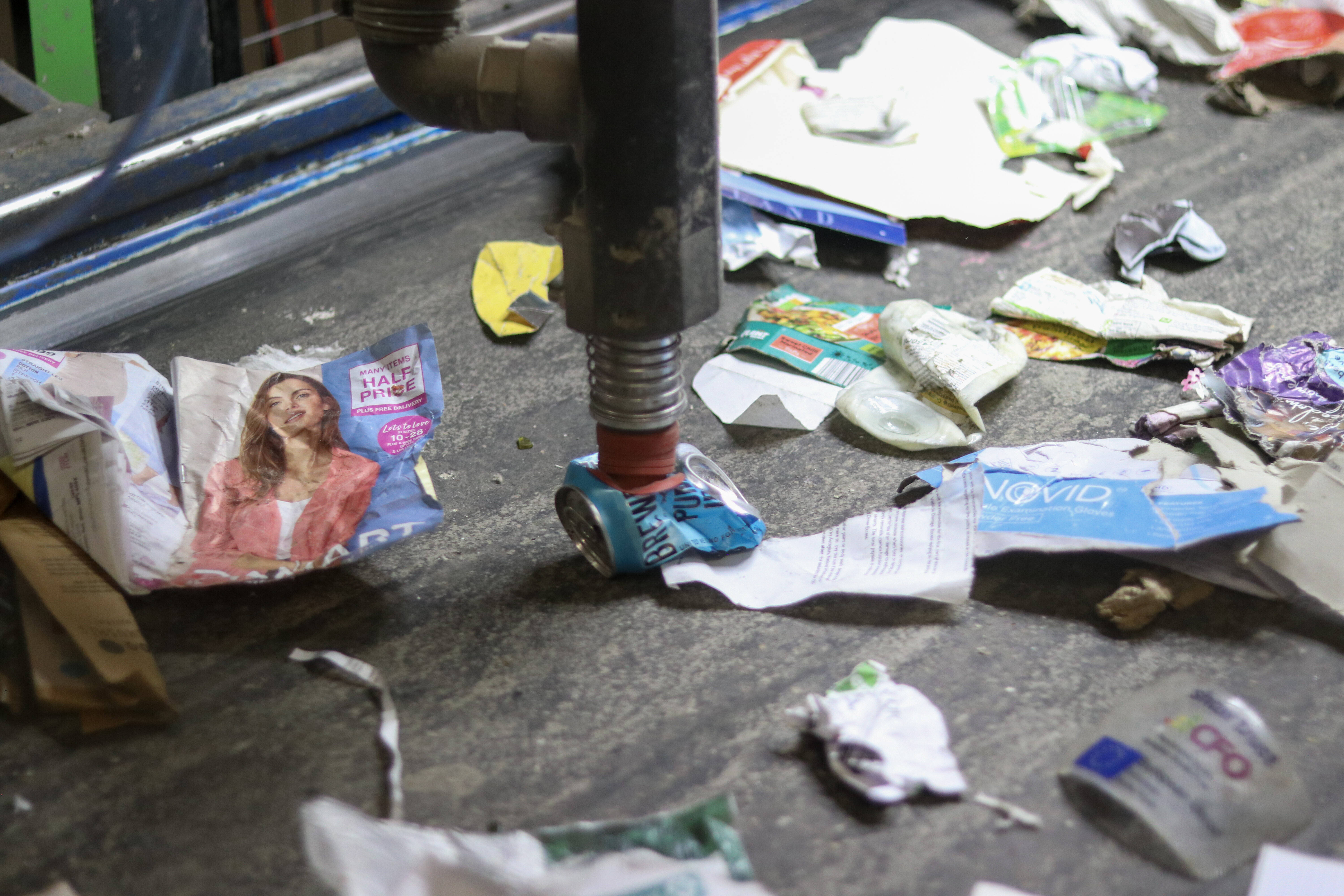 Ai & robotics for waste management, material recycling facilities, waste sorting
